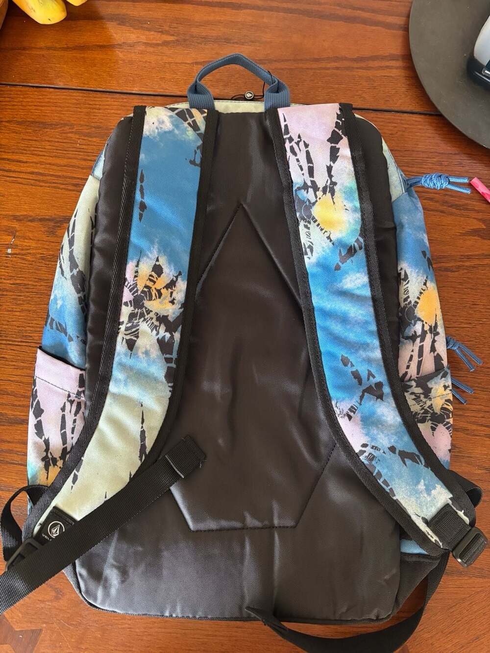 Volcom - Picture 2 of 6